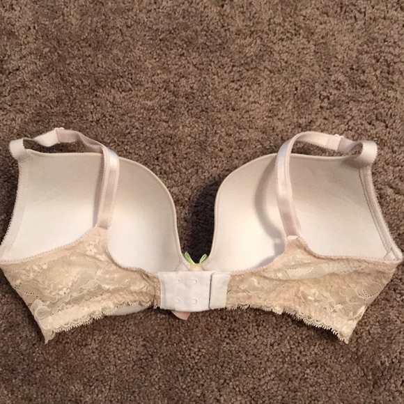 Victoria’s Secret Bra - Picture 3 of 4